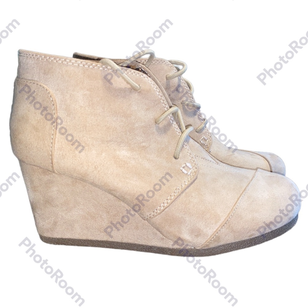 Booties size 4m